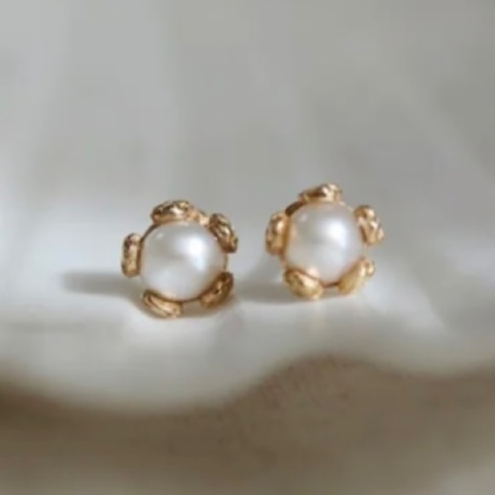 Pearl & Gold Vermeil Flower Studs